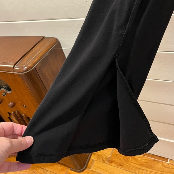 🖤 TNA black flare leggings with slit, size M - Picture 5 of 7